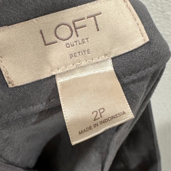 LOFT Faux Suede Grey Straight Side Slits Skirt Size 2 Petite - Picture 12 of 13